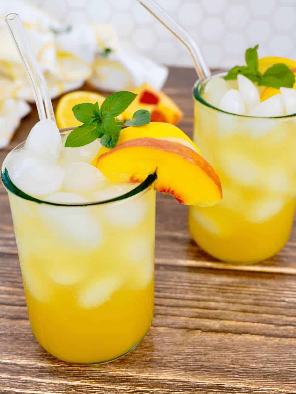 Easy Iced Peach Green Tea Lemonade