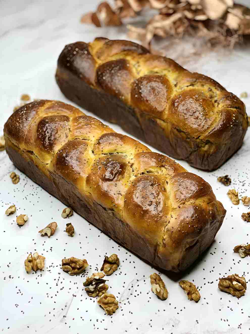 Walnut Roll (Cozonac Cu Nuca Si Stafide)